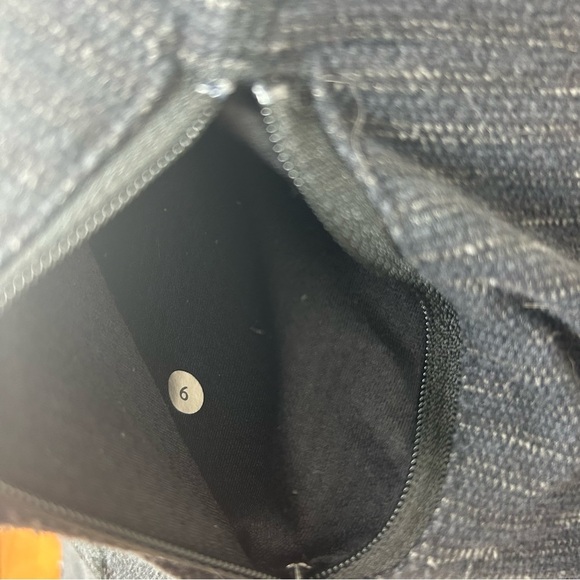 Lululemon In Stride Jacket - black Pique - fair‎ condition - Picture 7 of 7